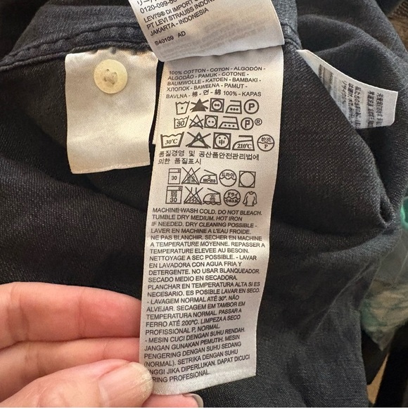 LEVI’S Women Black White Pearl Snap Button Western Denim Shirt Size Medium - Picture 8 of 8